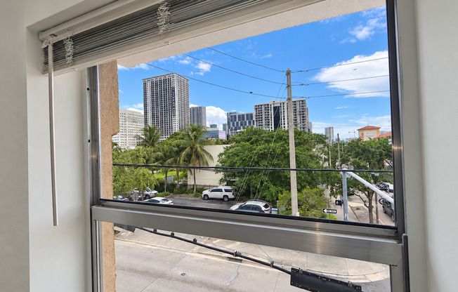 2 beds, 1 bath, 550 sqft, $1,659, Unit 275/322