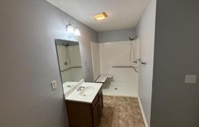 3 beds, 2.5 baths, $1,499, Unit 1077-F Two Mile Rd.