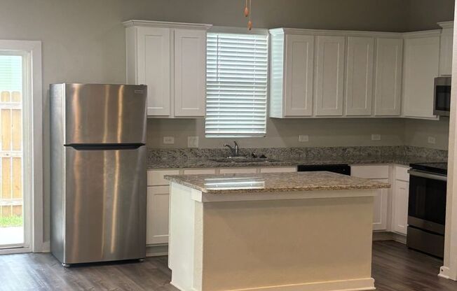 Lovely Townhome NW SA