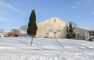 Ranch style apartment in duplex with finished basement space!