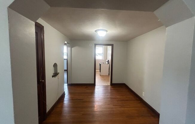 1003 W Locust St