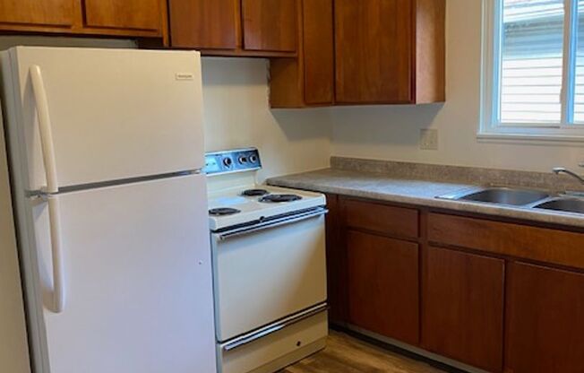 $1091 Goodyear Heights 2 BR  Twinplex for Rent Available June 1