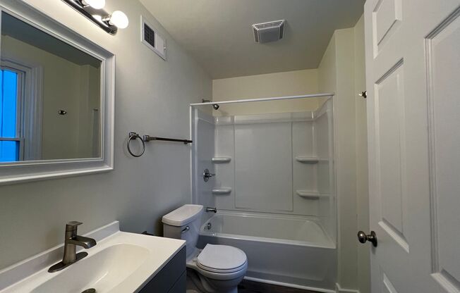 2 beds, 1 bath, $1,295, Unit Floor 2