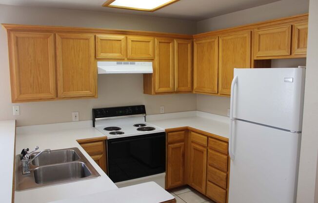 Great 3 Bdrm 2 Bath 1/2 Duplex in Denton Tx