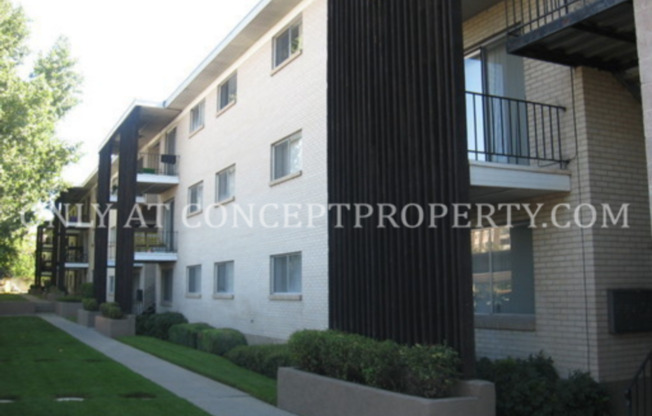 2 beds, 1 bath, 700 sqft, $1,249, Unit 01