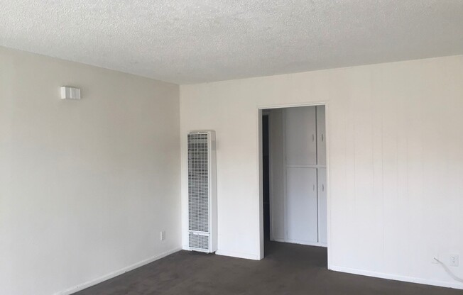 2 beds, 2 baths, $4,600, Unit A