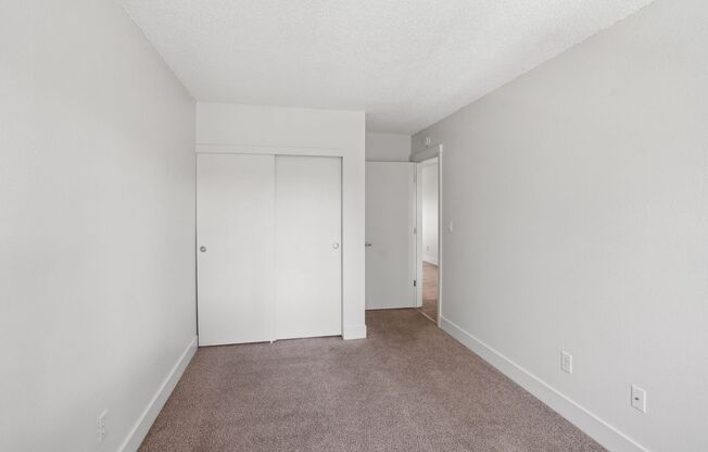 2 beds, 1 bath, 915 sqft, $1,495, Unit 59