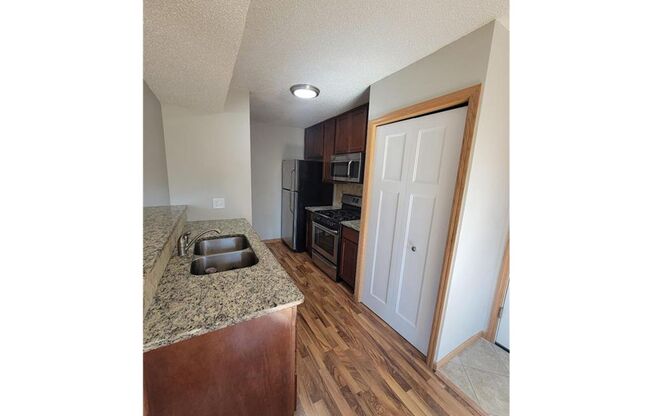 3 beds, 2 baths, $2,095