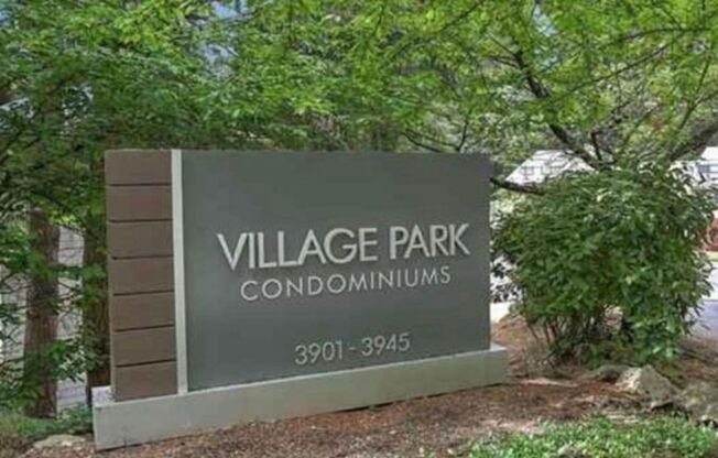 Spacious condo with 2 parking spaces included