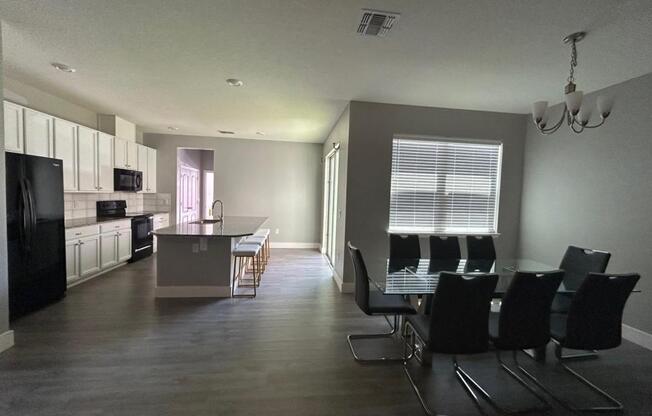 13751 BRESSLER ALY