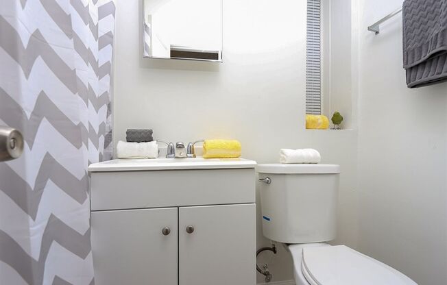 1 bed, 1 bath, 525 sqft, $925, Unit 2129DUN-1
