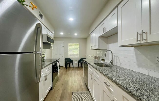 2 beds, 1.5 baths, 846 sqft, $1,499, Unit 208