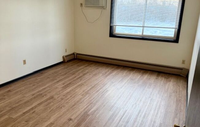 2 beds, 2 baths, 1,050 sqft, $1,250, Unit 7700-104