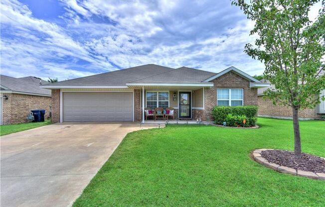 CHARMING home is only minutes from Tinker AFB!!!