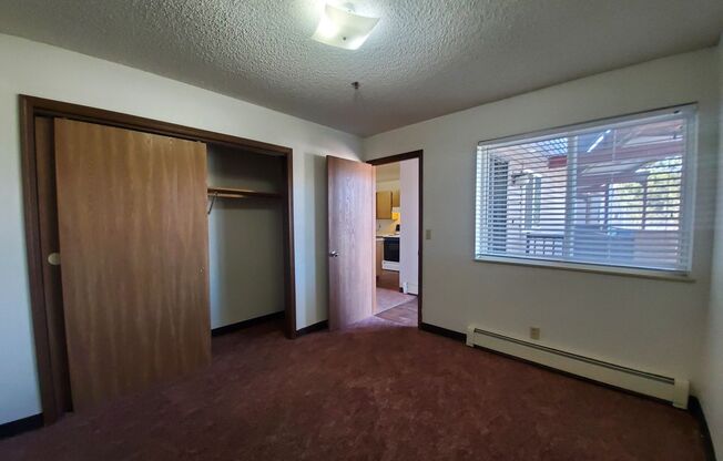 2 beds, 1 bath, 888 sqft, $1,520, Unit 324