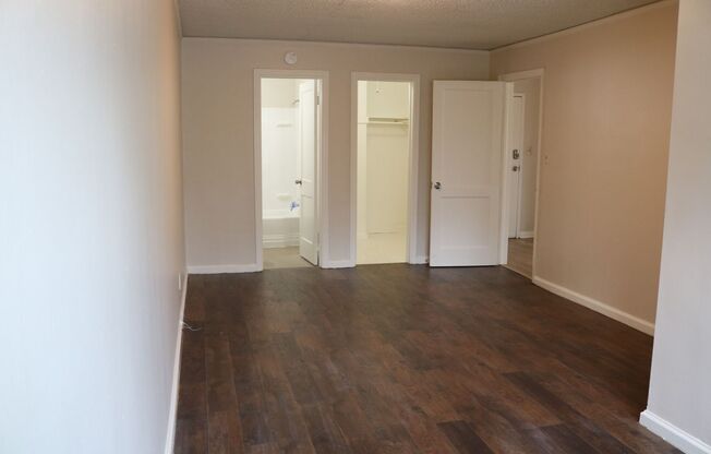 1 bed, 1 bath, 750 sqft, $795, Unit 4655-10