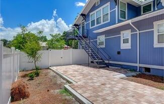 CHARMING 2 BEDROOM, 1 BATH HOME WITH SPACIOULS COURTYARD