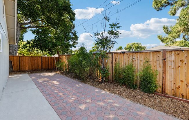 4 beds, 2 baths, $6,495