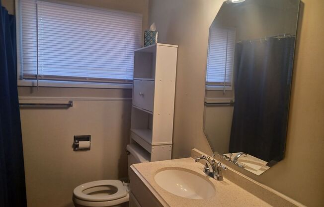 Lovely 3 bedroom / 1 bath home on Northwest side