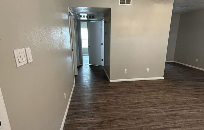 2 beds, 1 bath, 812 sqft, $1,025, Unit #118