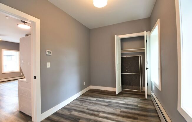 2 beds, 1 bath, $2,250, Unit 194 Chamber St - 2