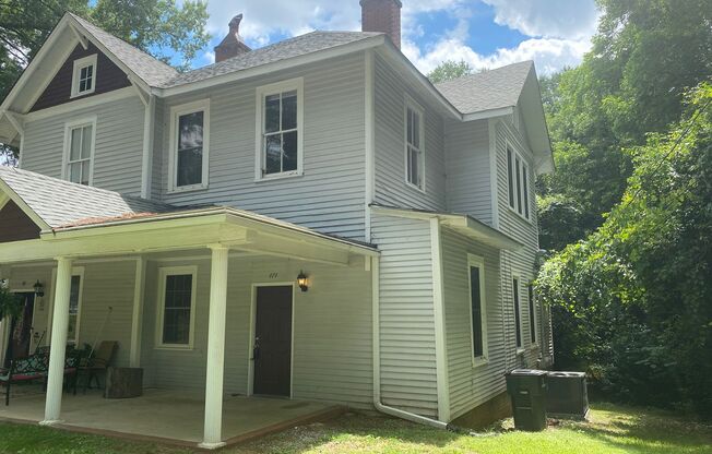 2-Story Duplex Located in Concord!