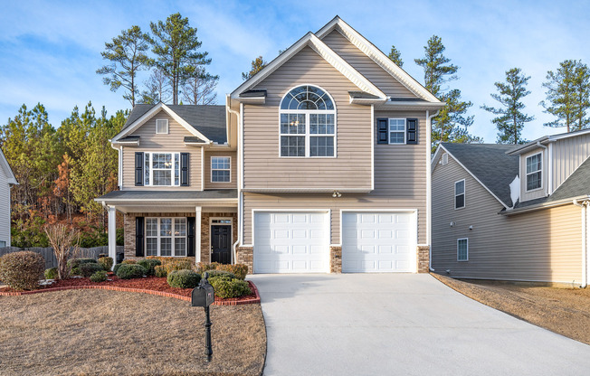 Stunning 4 bedroom, 2.5 bathroom Home in the desirable Dallas, GA area.