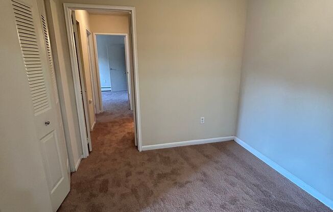 2 beds, 1.5 baths, 934 sqft, $1,650, Unit Q01