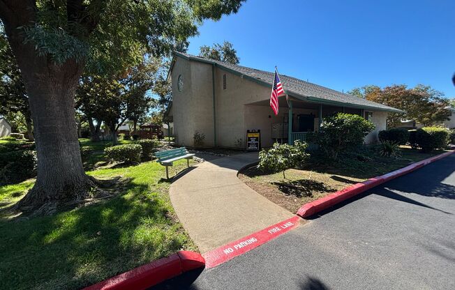 Valley Oaks Apartment