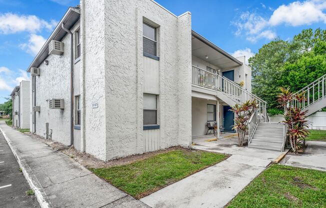 1BD/1BA Apartment off Curry Ford in Henley Park Apartments!