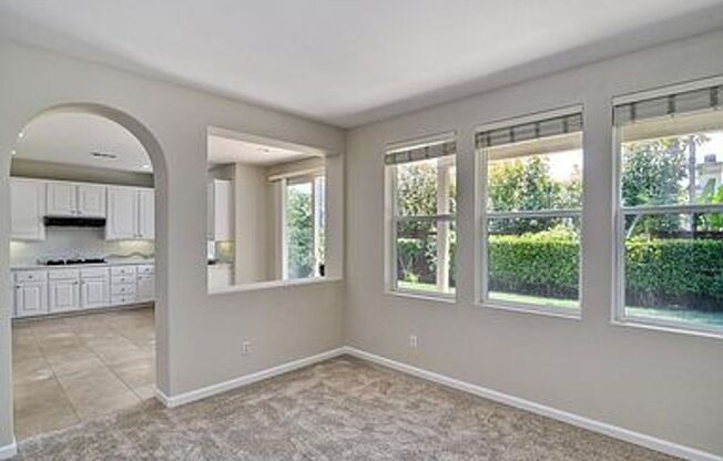 Stylish Torrey Santa Fe Living – 4 Bed, 2.5 Bath Gem