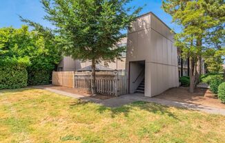 King Manor in Milwaukie