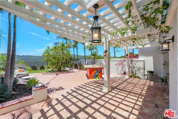 2305 CANYONBACK RD