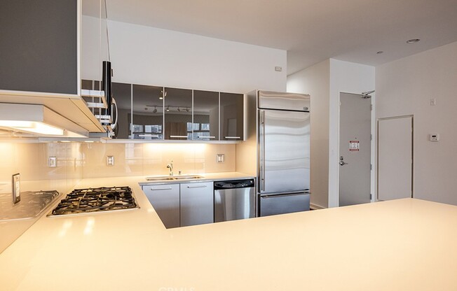 2 beds, 2 baths, 1,320 sqft, $3,850, Unit 1603