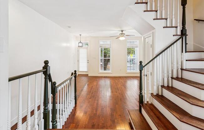 345 E 28 ST