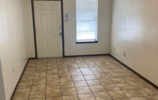 2 beds, 1 bath, $750