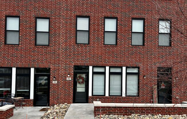 1 bed, 1 bath, 764 sqft, $1,395, Unit 6249 Coventry Drive Unit 102 A764 4W-2