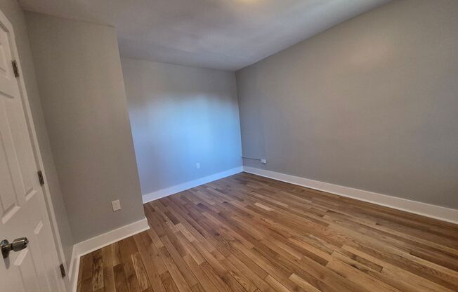 2 beds, 1 bath, 750 sqft, $2,199, Unit 5641 Hobart St. #B4