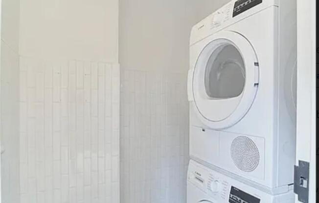 2 beds, 3 baths, $15,000, Unit PH1