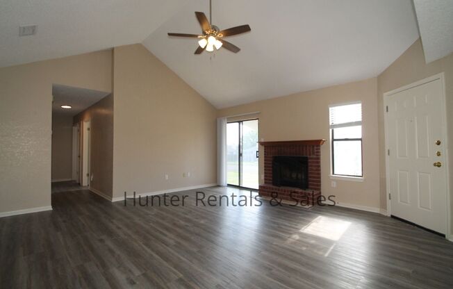 3 beds, 2 baths, $1,275