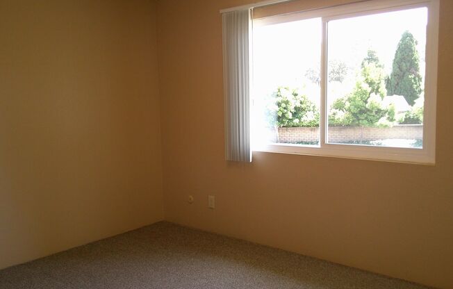 2 beds, 1.5 baths, 900 sqft, $2,400, Unit 48-49G