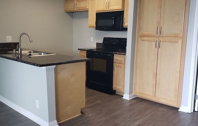 1 bed, 1 bath, 750 sqft, $2,265, Unit 0035