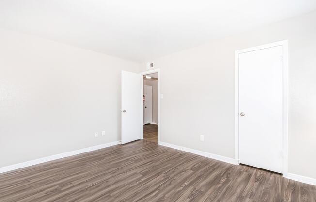 1 bed, 1 bath, 560 sqft, $895