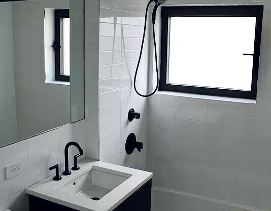 1 bed, 1 bath, $5,600, Unit 2B