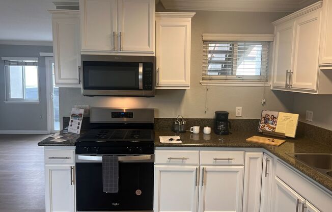 3 beds, 1.5 baths, 1,060 sqft, $3,395, Unit C09
