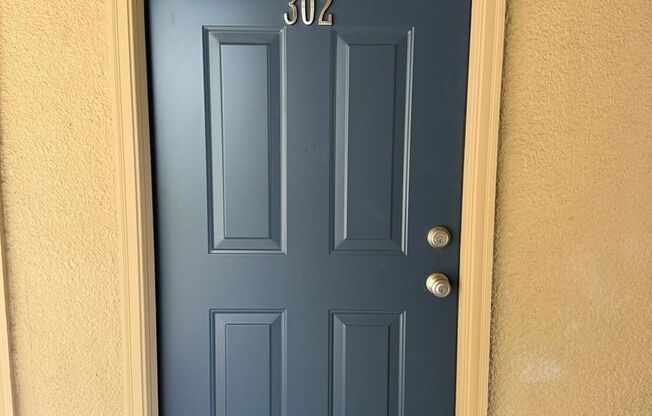 1/1 Condo Walking Distance to UT