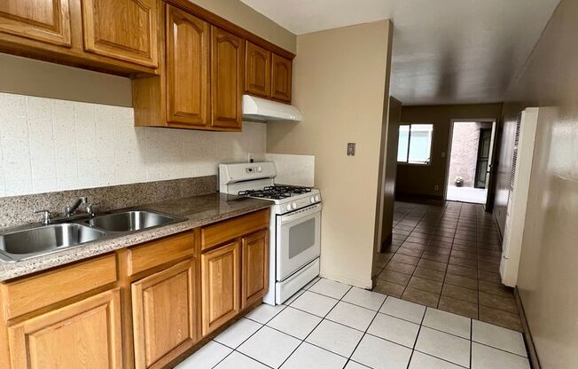 Studio, 1 bath, 500 sqft, $1,550, Unit 121