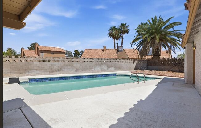 1 story pool home in the North West- 3 bedroom, 2 baths