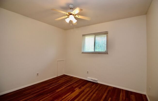 3 beds, 1 bath, $1,050