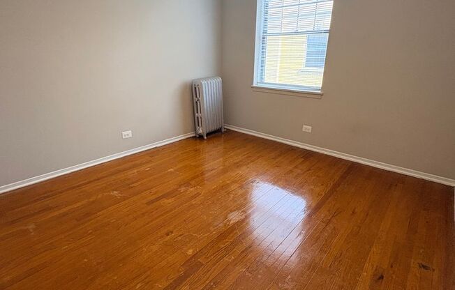 2 beds, 1 bath, 670 sqft, $1,200, Unit CA 129-3E